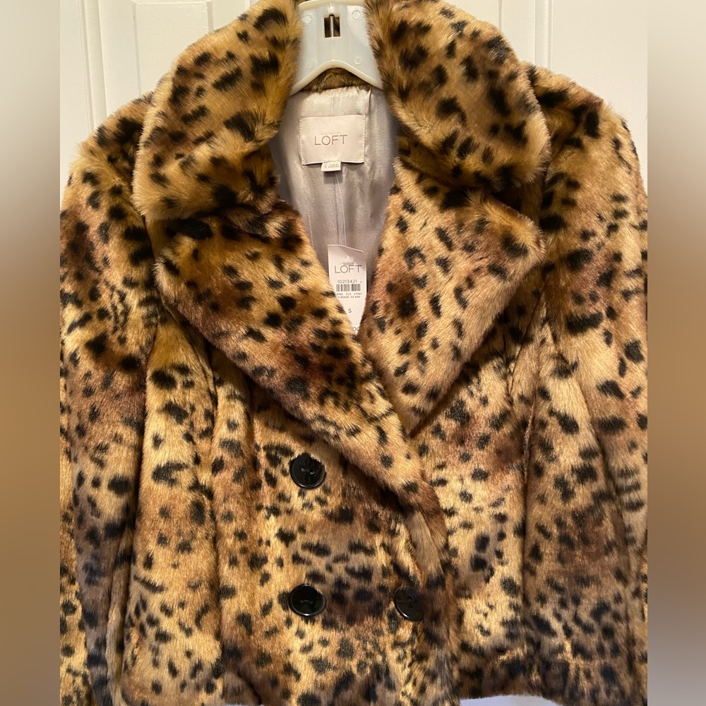 NWT LOFT Women's Animal Print Faux Fur Button Front Crop Jacket SZ Small